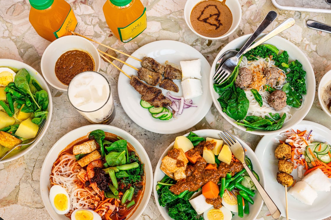 Saluhall.Sate and Soto CREDIT Kristen Loken